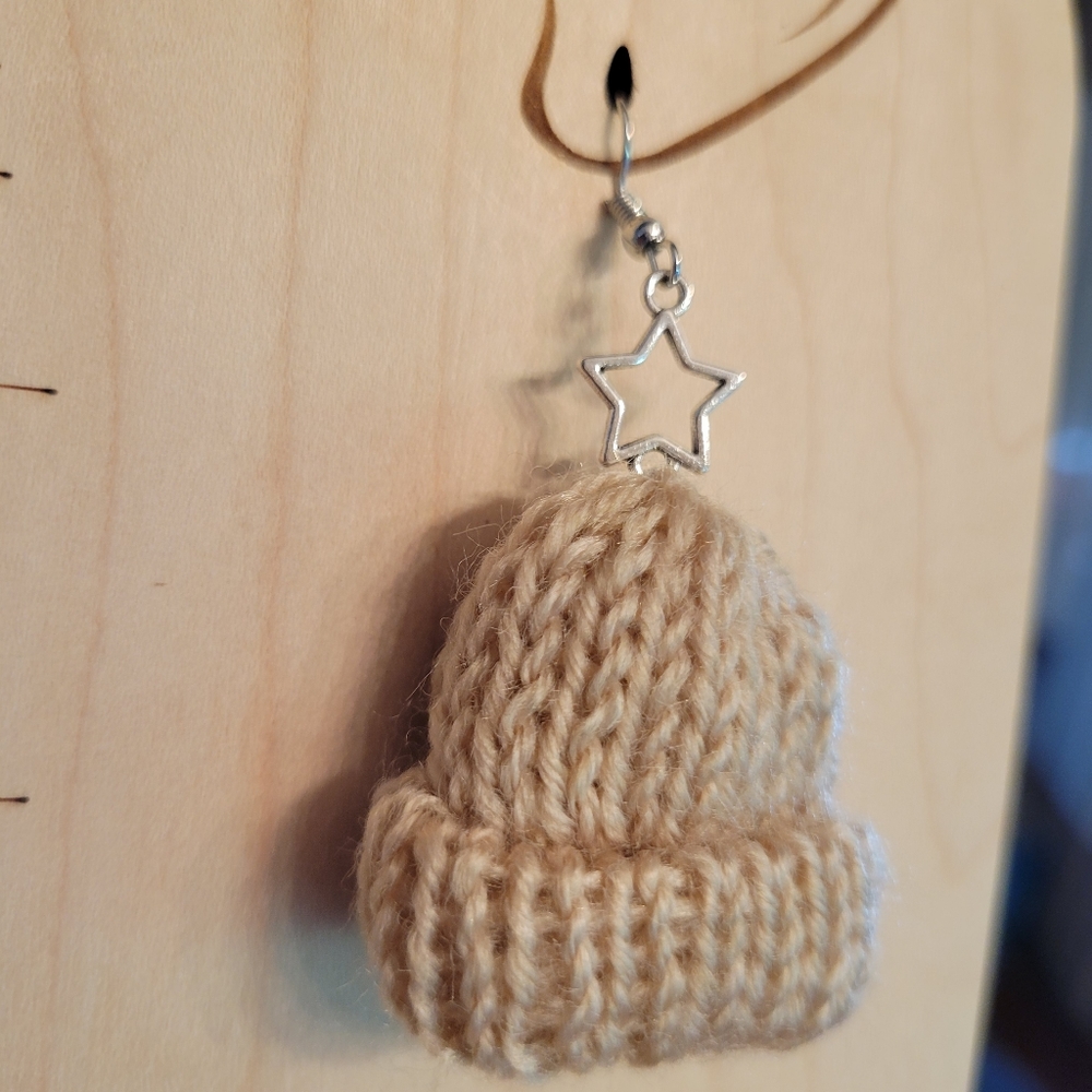 💥LAST PAIR💥 Knit Hat Drop Earrings - Picture 4 of 6